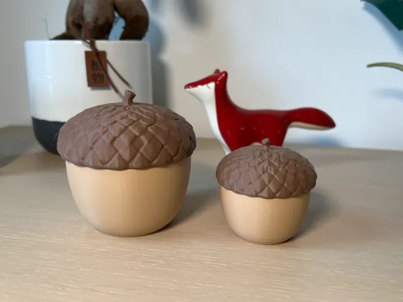 Acorn Box with screw-on lid