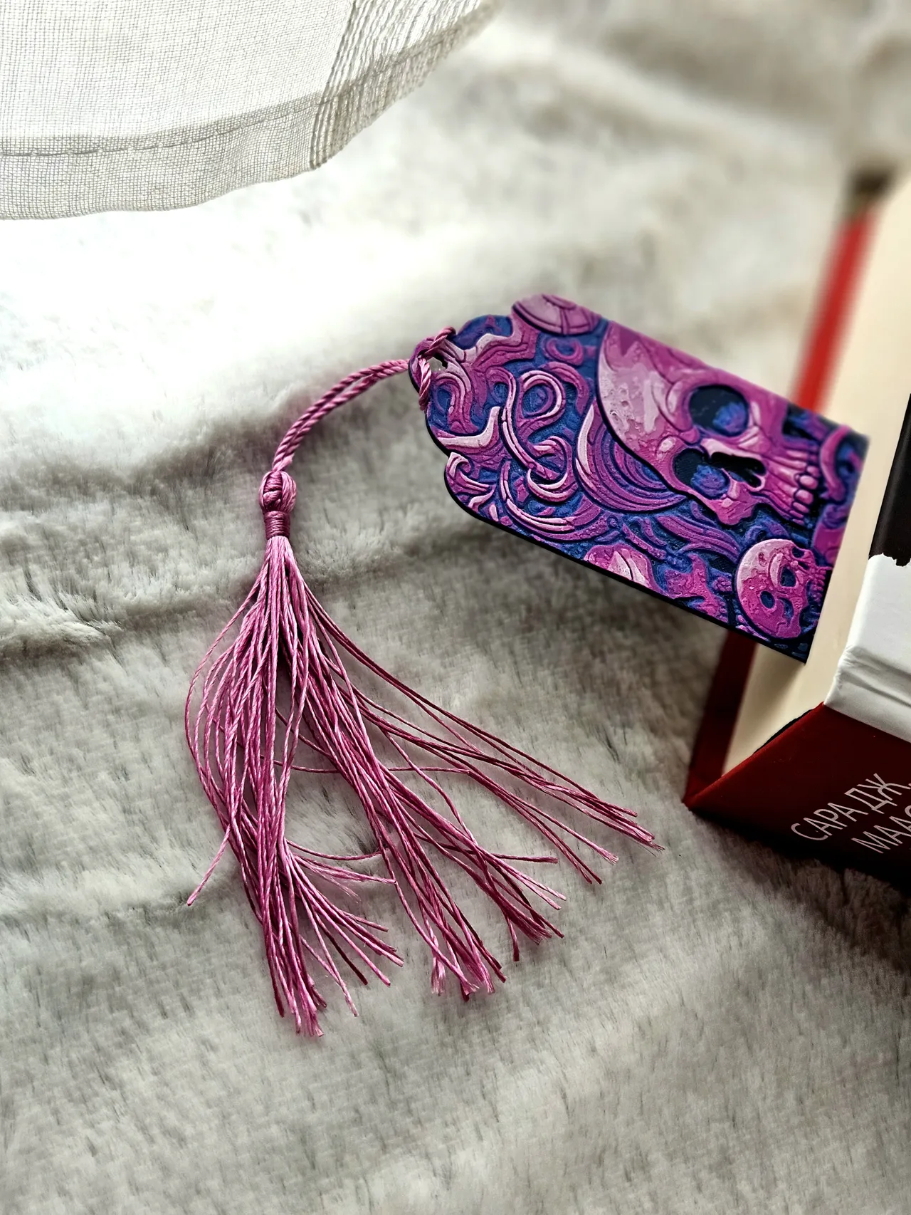 Magenta Skullture - Bookmark view 4