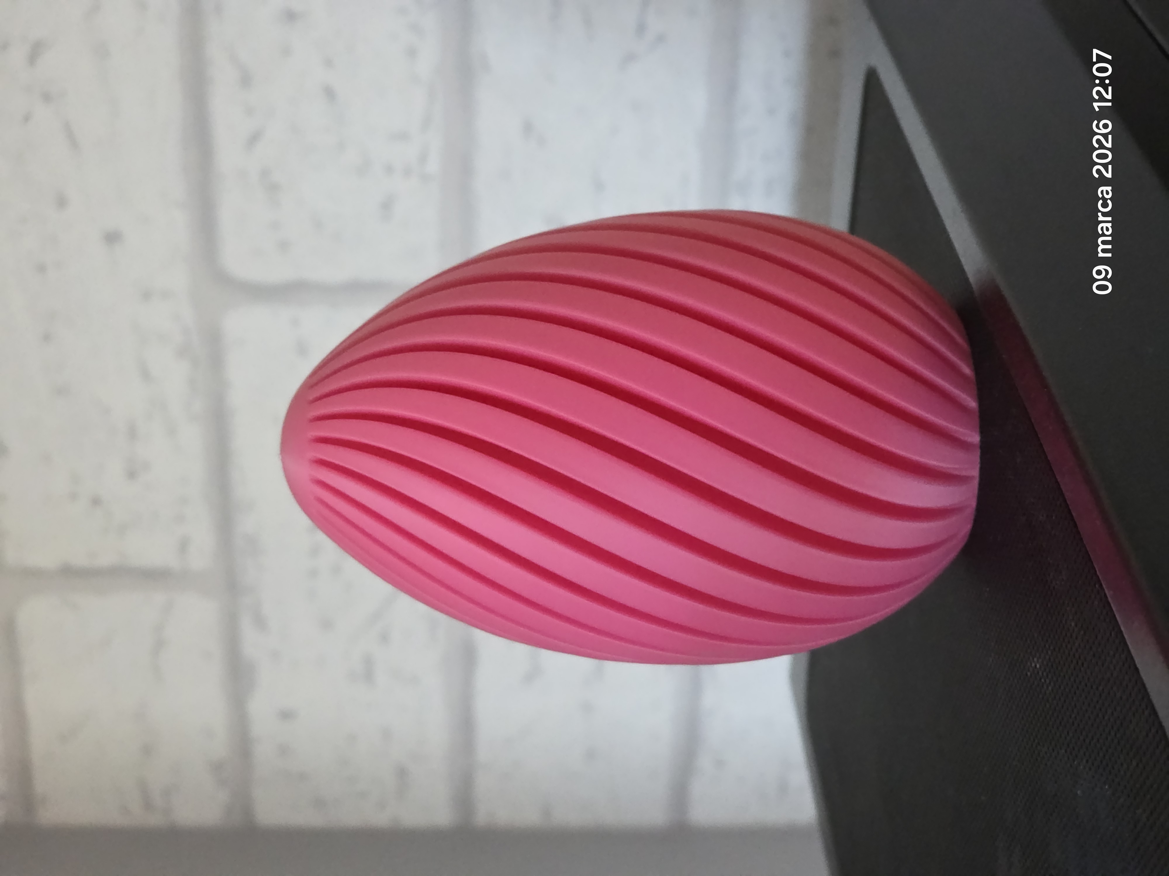 Miniatura 2 do modelo 3D Twisted Spiral Easter Eggs