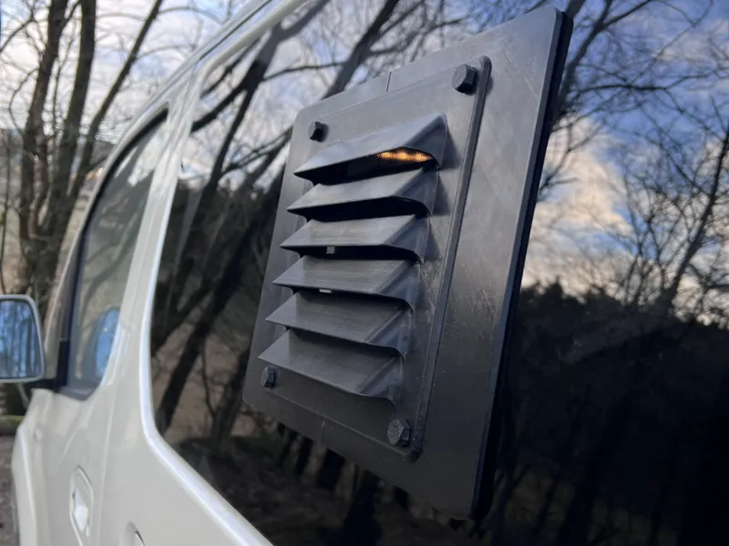 Nissan ENV 200 window vent
