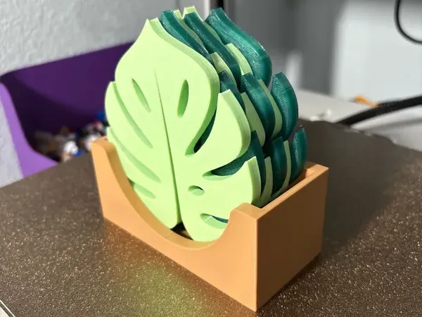 Soporte: Monstera coaster holder. Referencia del modelo original.