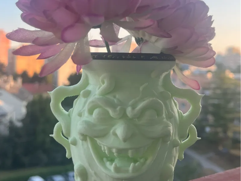 spooky vase