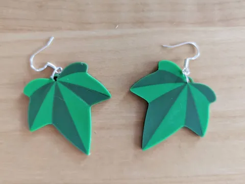 Hedera helix (ivy) earrings / key chains view 3