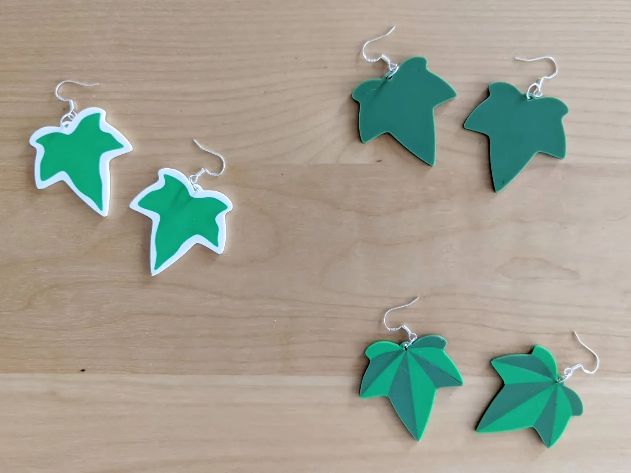 Hedera helix (ivy) earrings / key chains view 2
