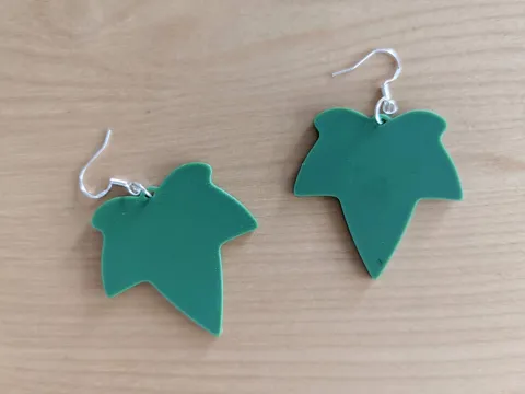 Hedera helix (ivy) earrings / key chains view 4