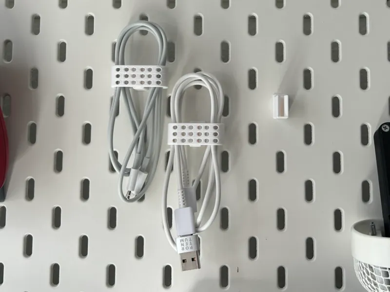 Cable Holder (with Skadis adapter)