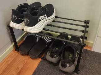 SHOESTAND Modular and stackable