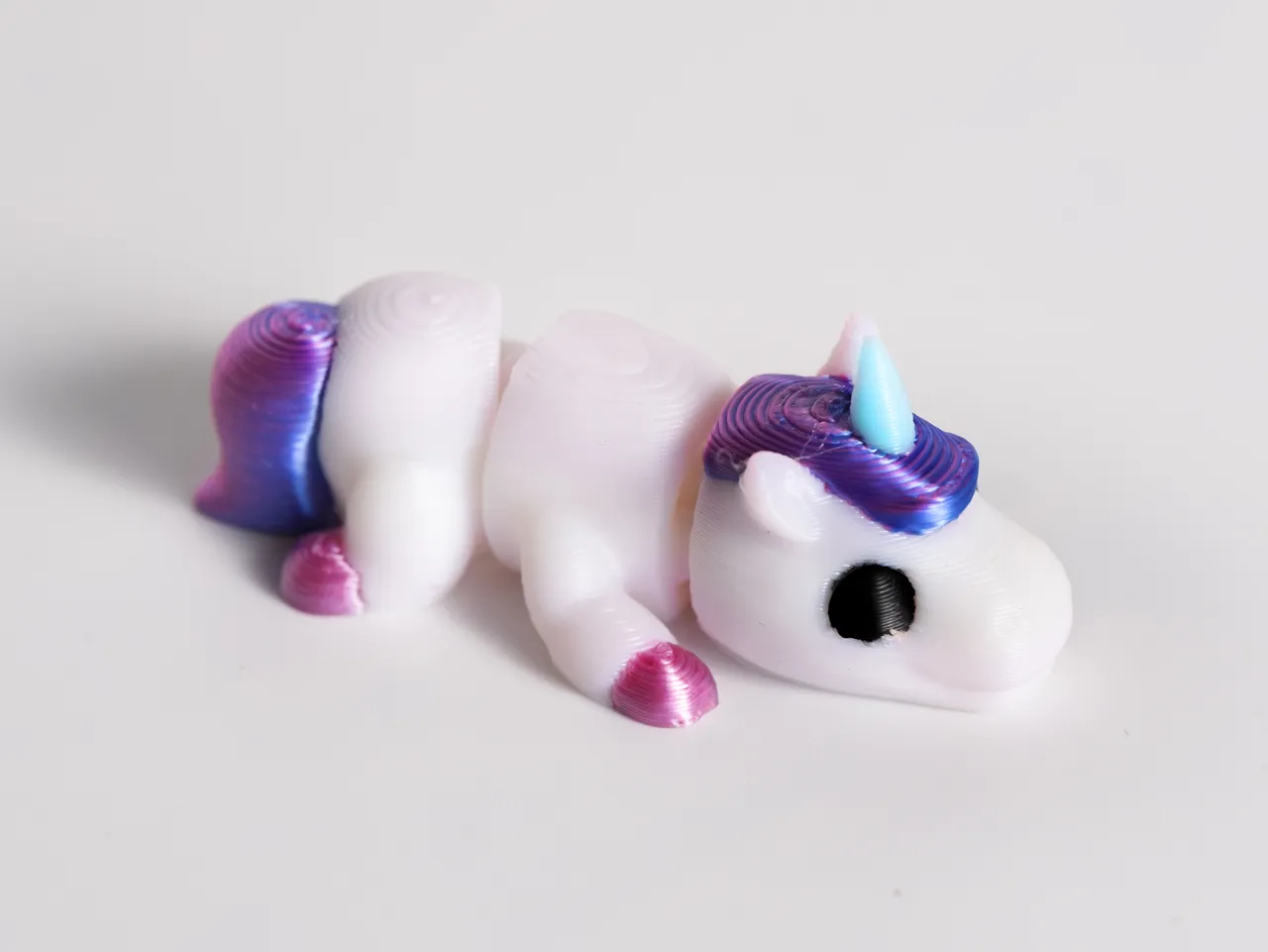 Twinki the unicorn – Articulated & Keychain view 2