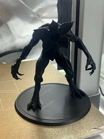 Letrero o emblema decorativo: Demogorgone Stranger Things - Demogorgon 3D Model — vista de referencia 2