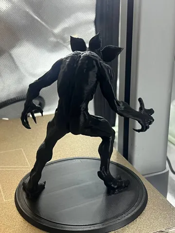 Letrero o emblema decorativo: Demogorgone Stranger Things - Demogorgon 3D Model — vista de referencia 5