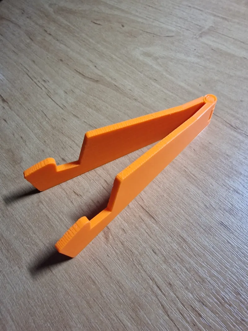 Foldable phone stand