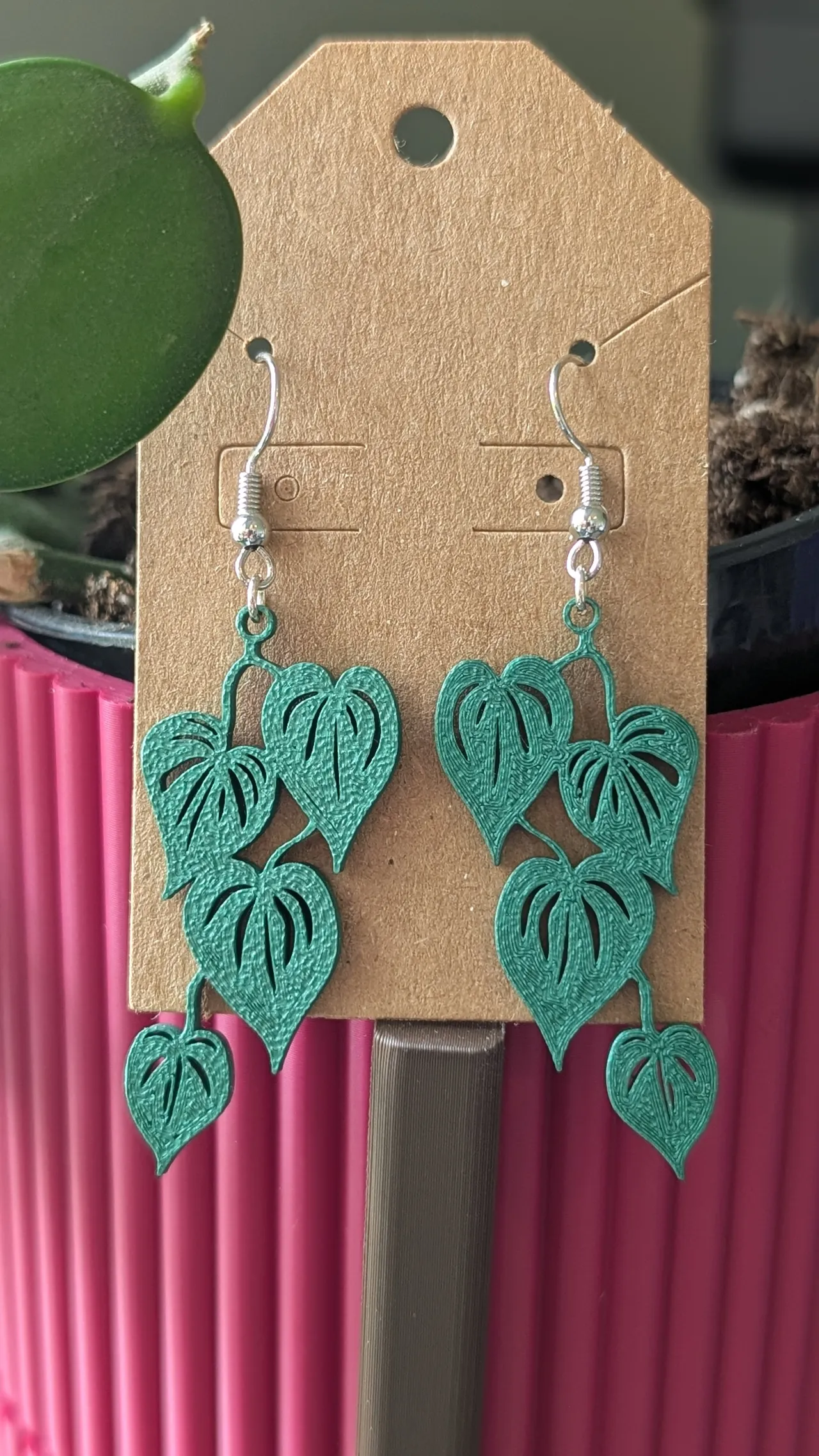 Heartleaf Vine Earrings view 3