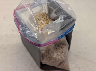 Quart ziploc bag holder for pouring and filling