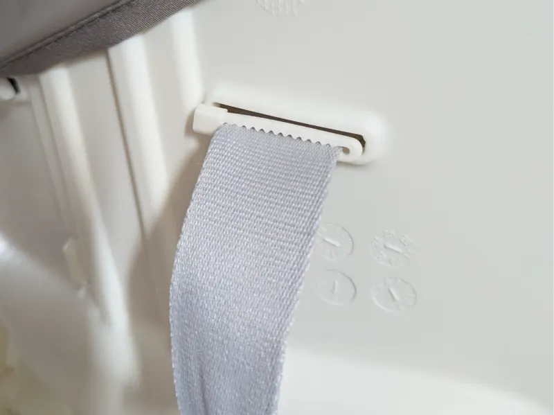 Joie Multiply straps clip