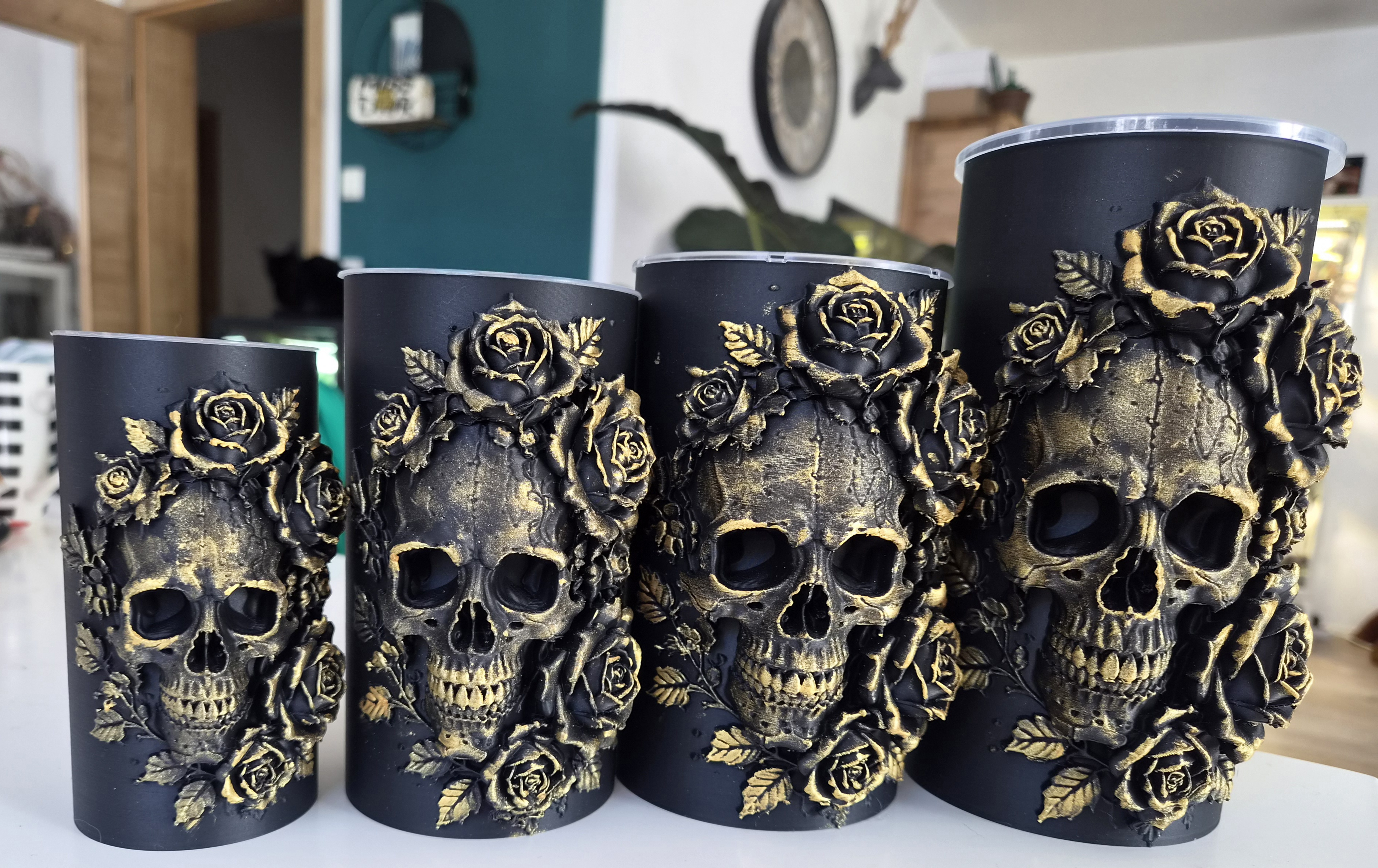 Skullzn'Roses self watering planter - 1