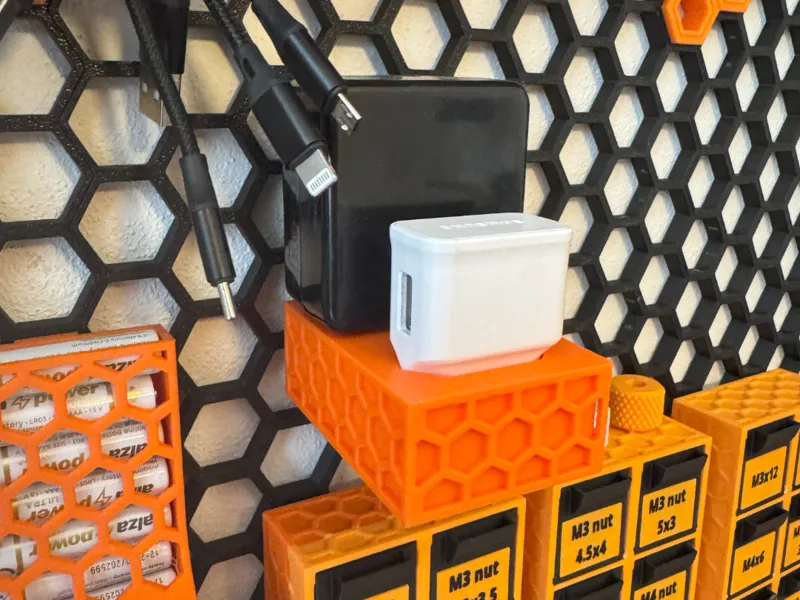 Honeycomb storage charges holder