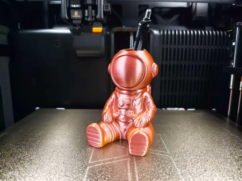 Astronaut Desk Pen Organizer