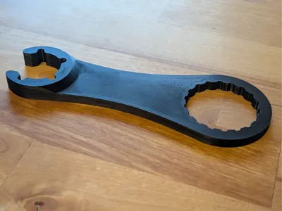 2-in-1 Gas Bottle Wrench with embedded magnets