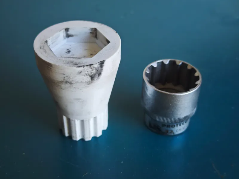 Reduction hex socket to torx socket