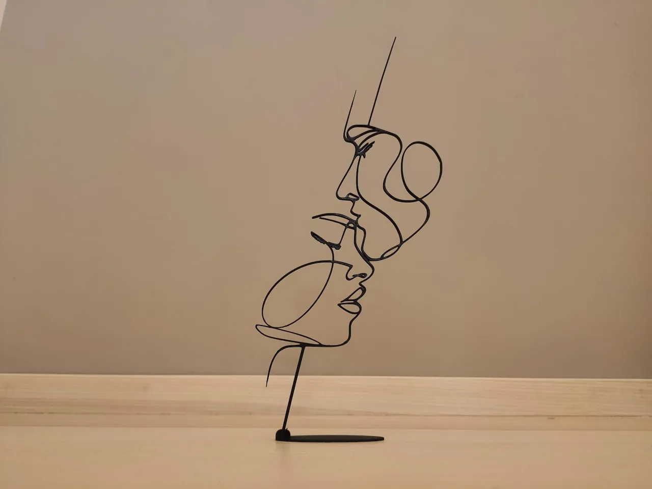 Ethereal Kiss Statuette view 2