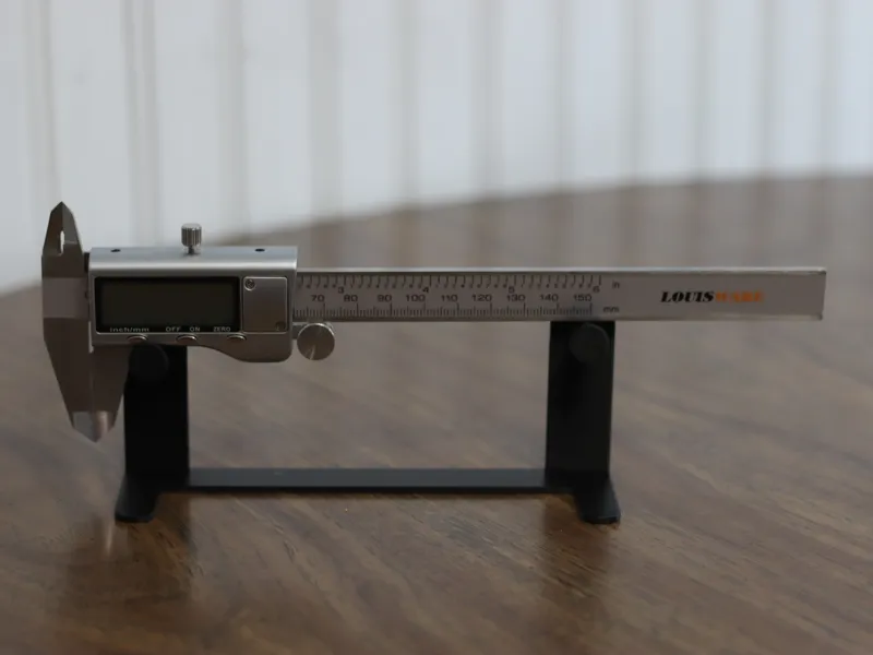 Caliper holder 