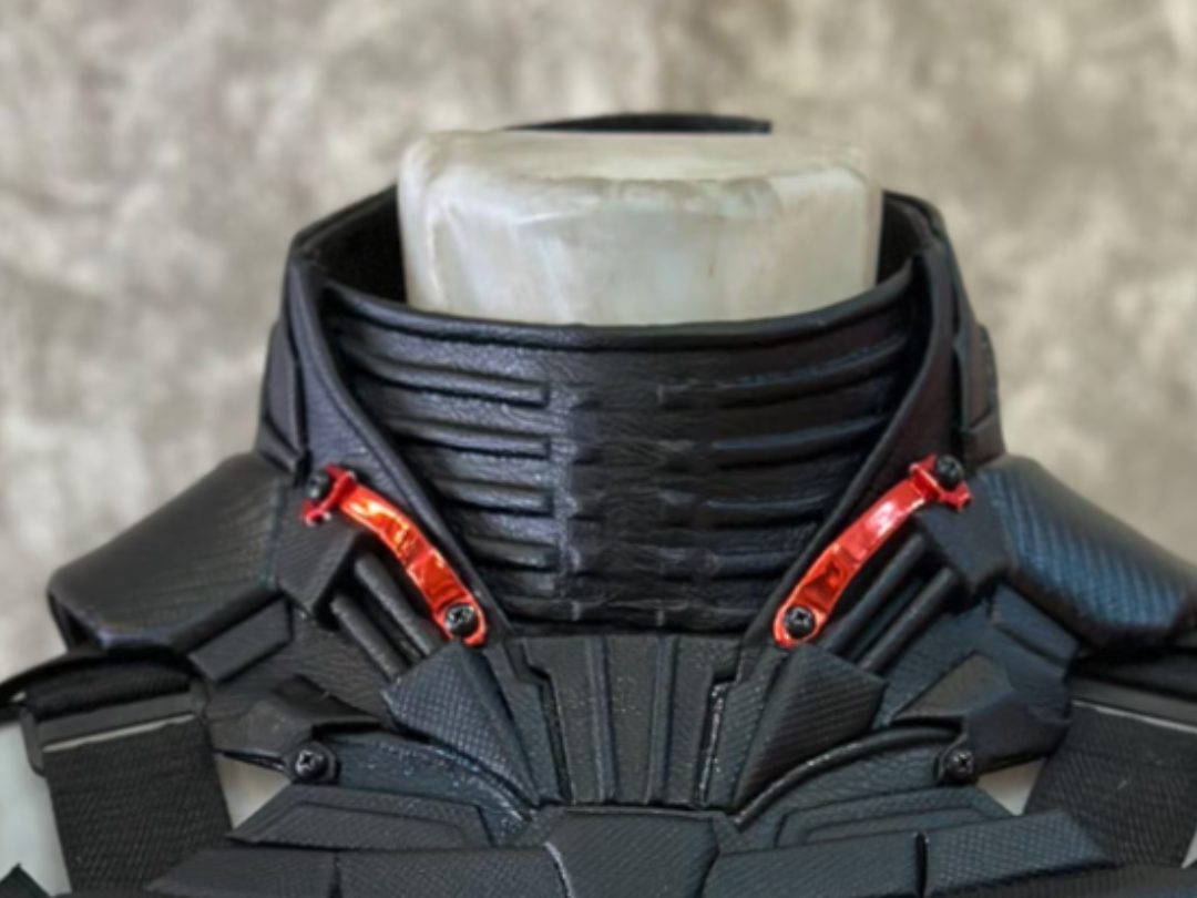 red hood neck armour needs scaling - 1