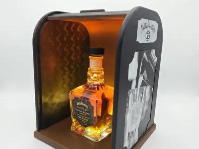 The Infinite Showcase – Light-Display mit Jalousie