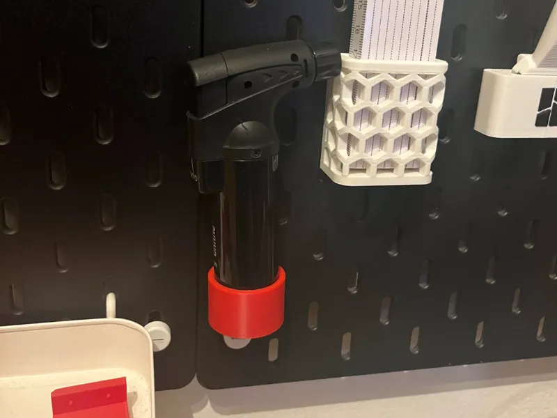Skadis lighter holder