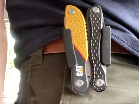 Beltclip and holder for CAT multitool