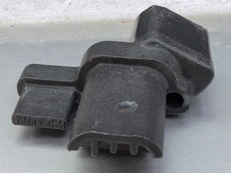 Volvo XC60 Retractable Cargo Cover Holder