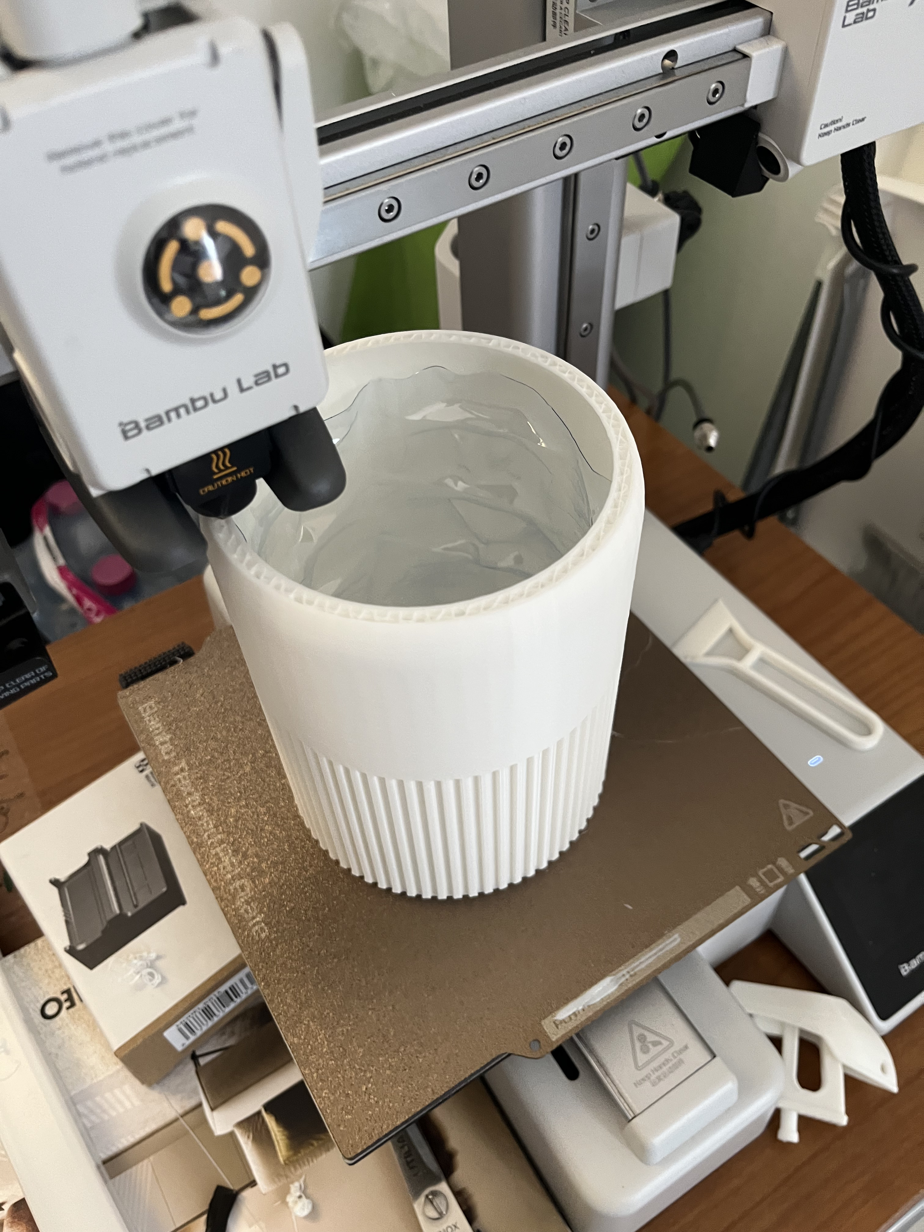 Miniatura 4 do modelo 3D Moderne Vase mit Herz