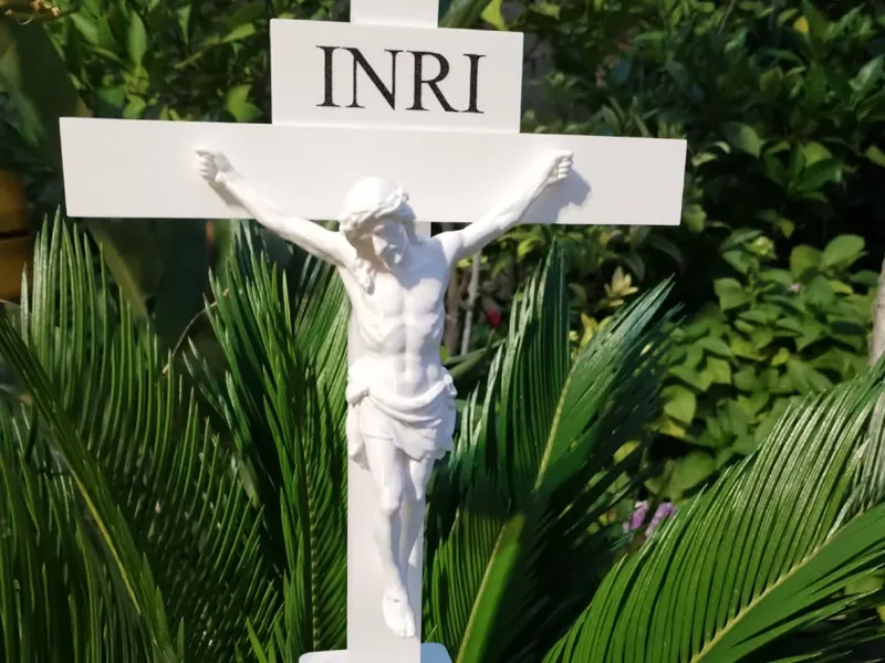 Assembly cross
