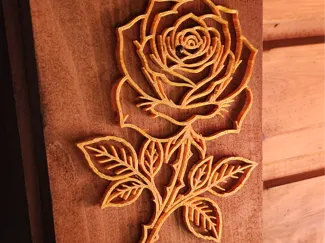 Elegante Rose  2-in-1 Wanddekoration & Aufsteller