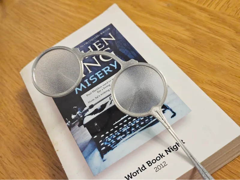 Bookmark - posh vintage reading glasses
