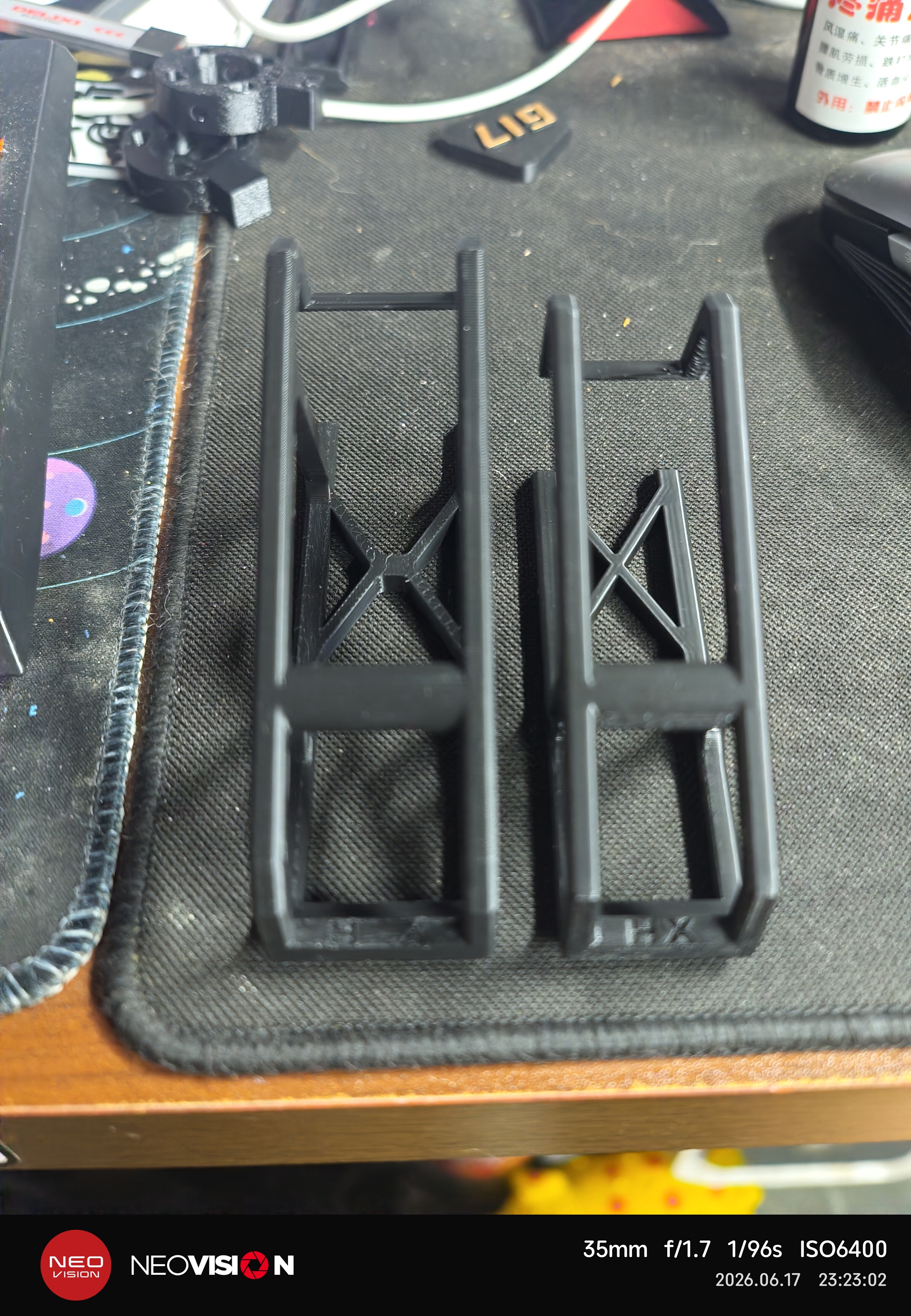 Miniatura 3 do modelo 3D 电手手枪模型玩具支架