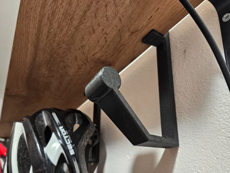 Back shelf hanger