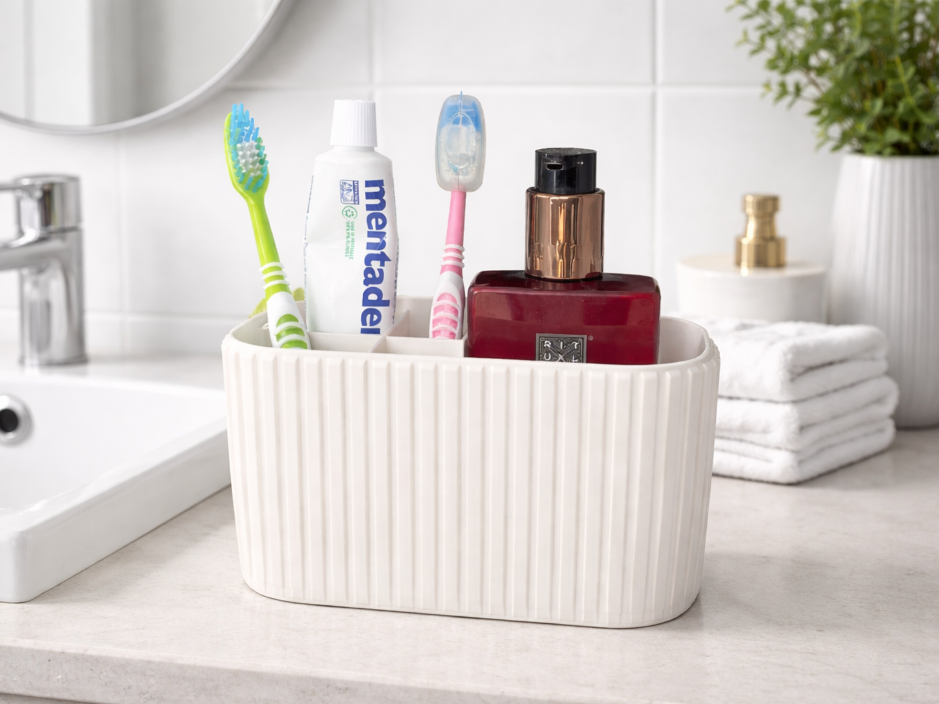 Modern Ribbed Bathroom Organizer Toothbrush Holder