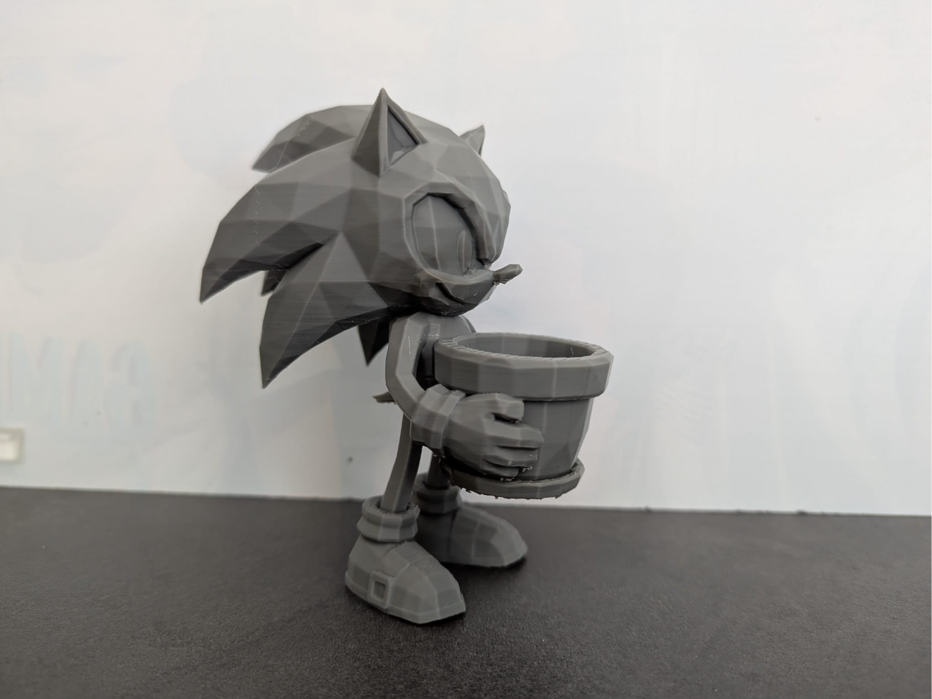 Low Poly Sonic Desk Holder