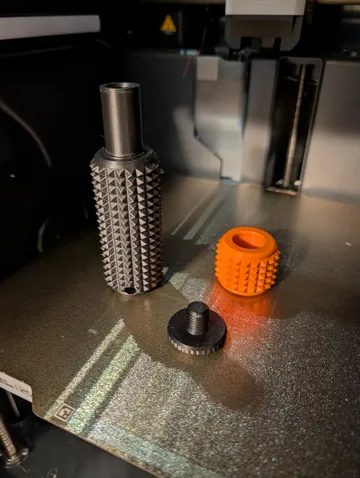Objeto manipulable: Ouchie Spiky Fidget — vista de referencia 4