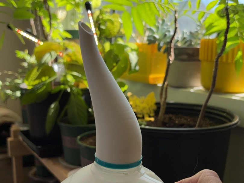 Milk Jug Root Watering Spout Cap (4L / 1 Gallon)