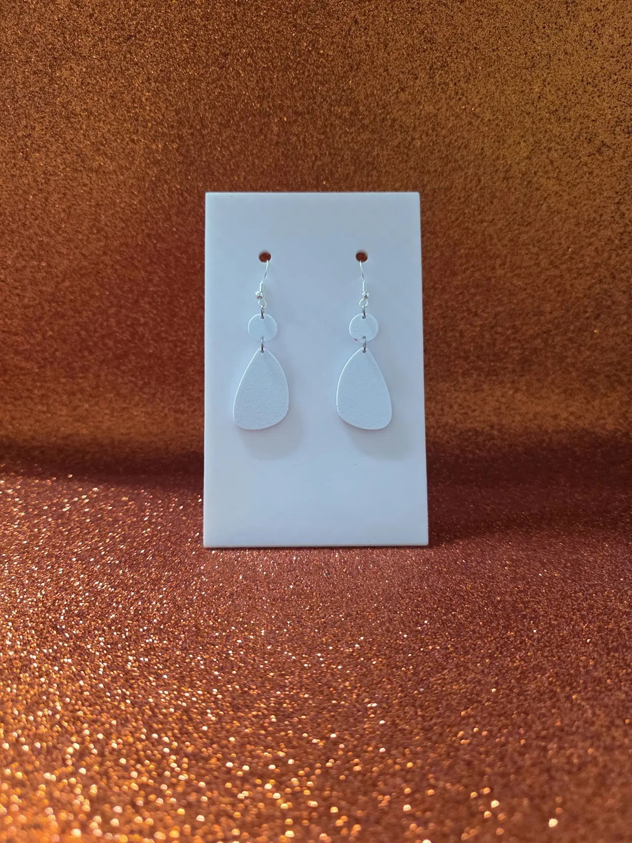 Elegant drop earrings view 2