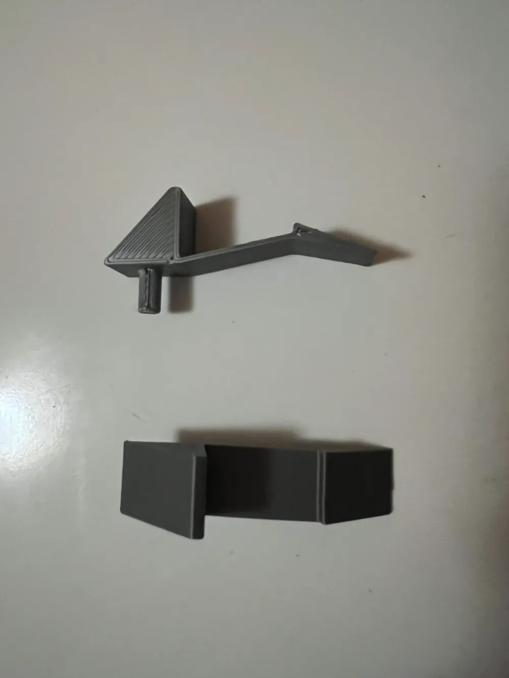 Locking Shelf Peg 4.75mm Remixed by trentrand MakerWorld