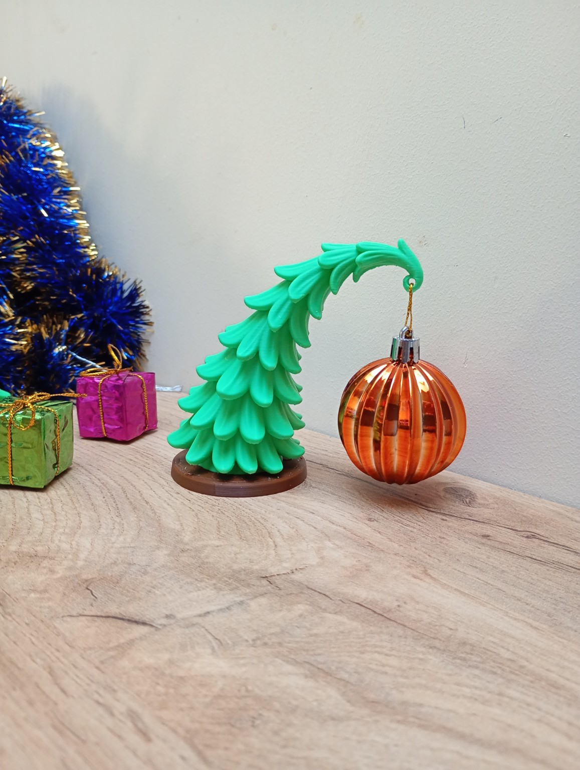 Christmas Tree Ornament Holder–Hanging Bauble Tree - 1