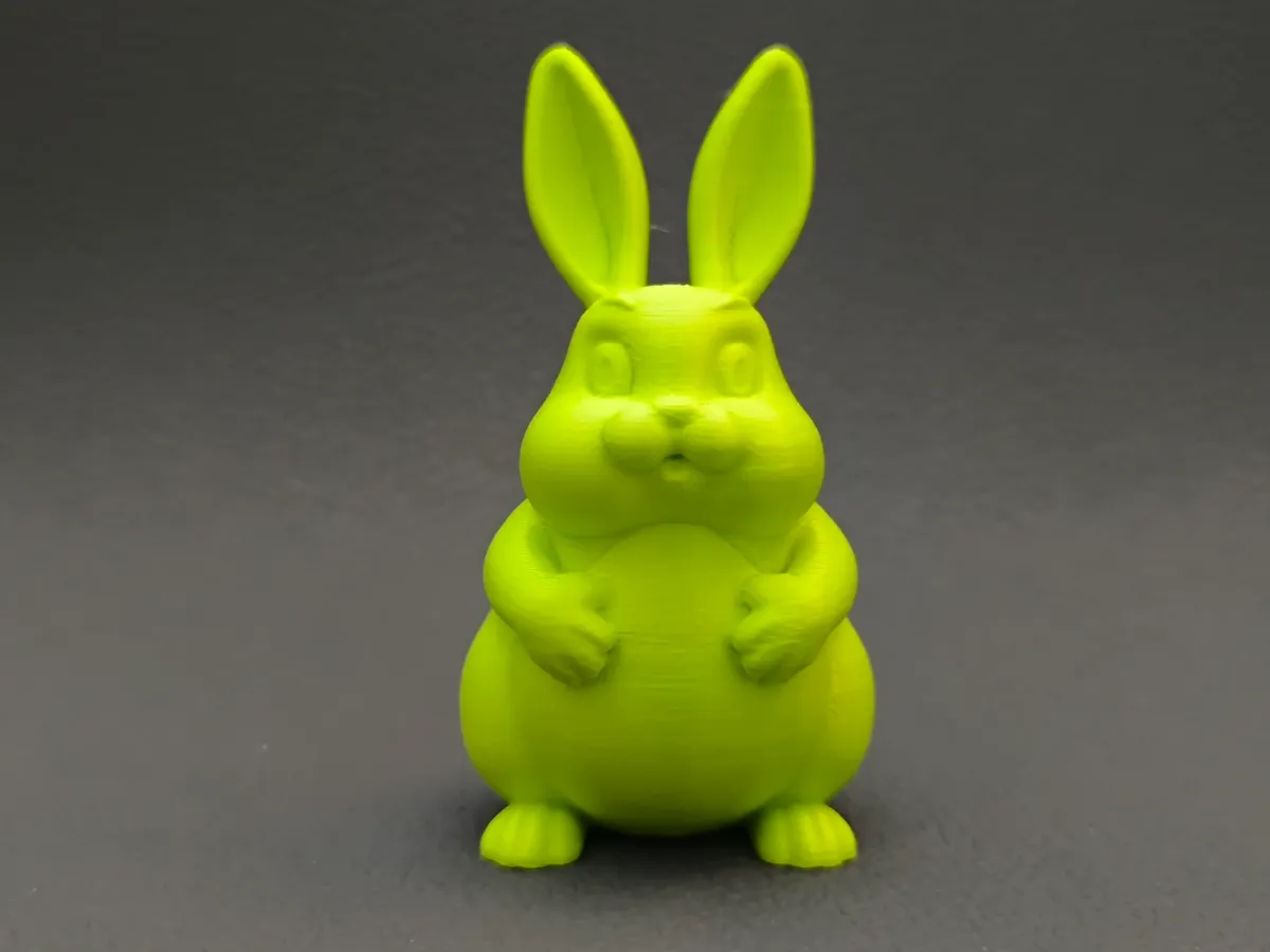 Figurine de lapin joufflu