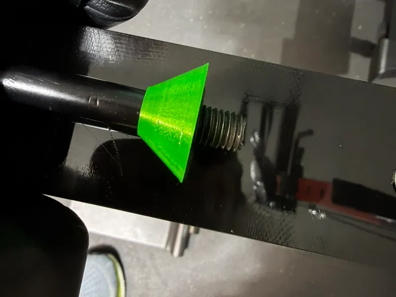 Self Centering Lat Pulldown Leg Roller Adapter