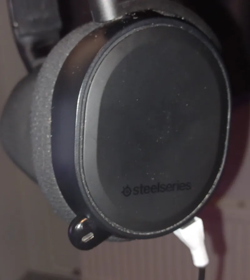 SteelSeries Arctis cable strengthener