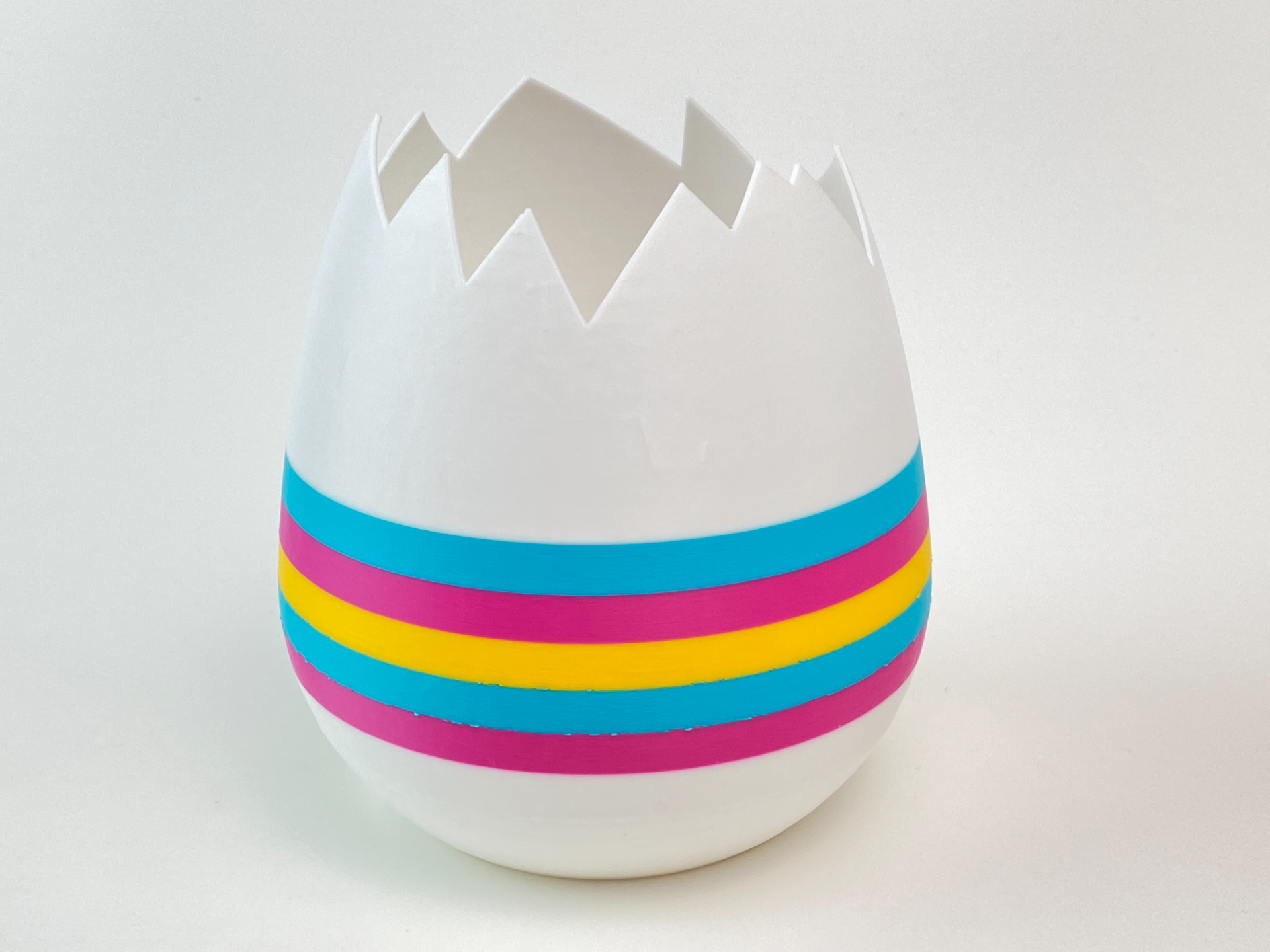 Cracked Easter Egg Holder – Funny Candy Basket