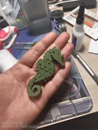 Porte-clés hippocampe flexible — photo 3