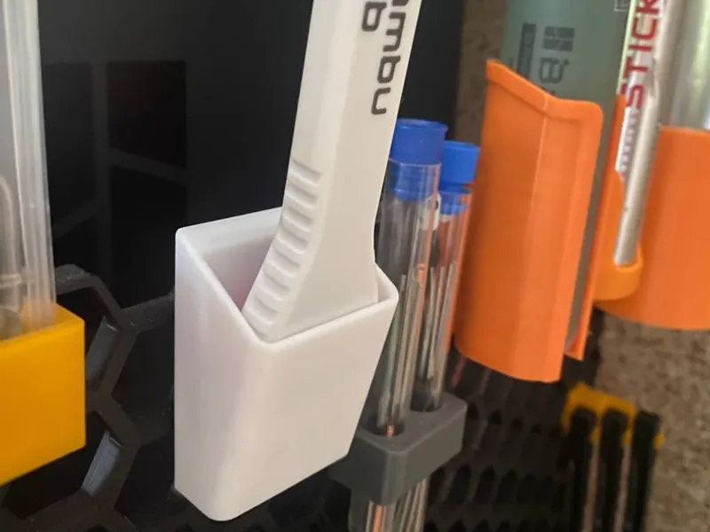 Universal mount for precision bed scraper