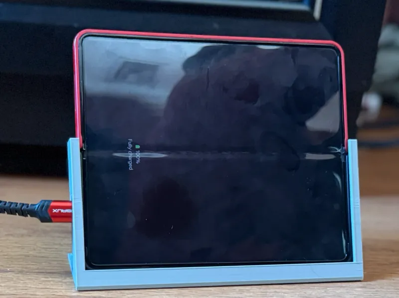Samsung Fold display stand for folds w/case & SPen